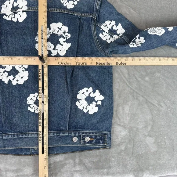 Levis x Denim Tears All Over Wreath Denim Jacket Mens Small Blue Dark Wash NWOT - Picture 7 of 7